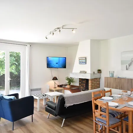 Villa Cantegril: Lakeside With Garden In Hossegor