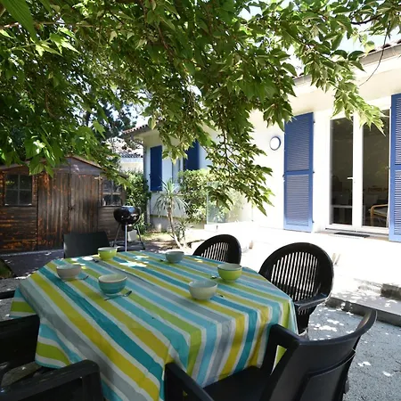 Cantegril: Lakeside With Garden In Hossegor Villa *